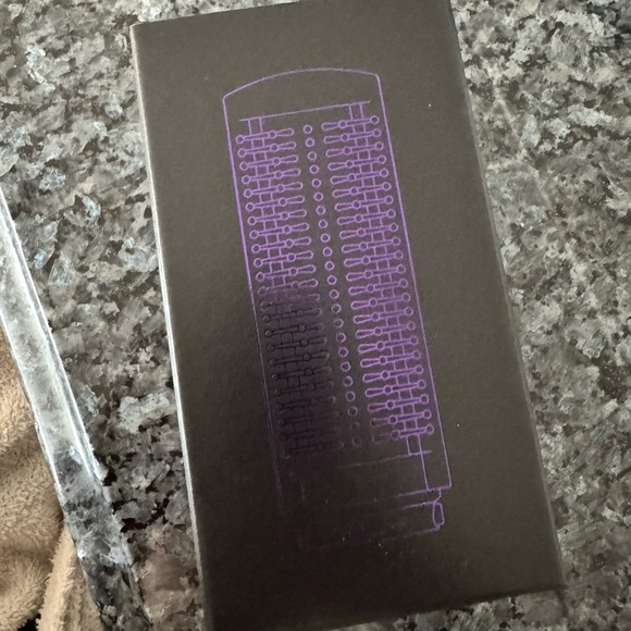 Dyson Air Wrap Small Smoothing Brush - Picture 2 of 4